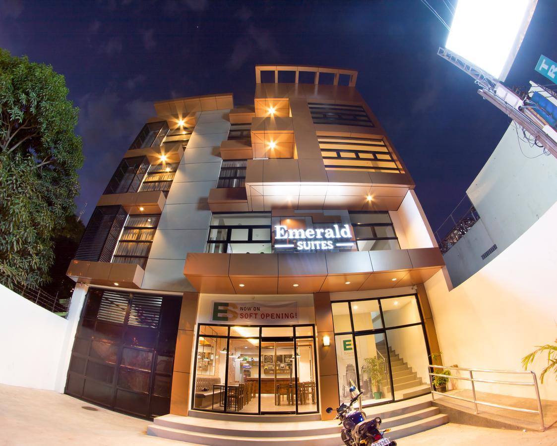 Emerald Suites Cdo Кагаян-де-Оро Экстерьер фото